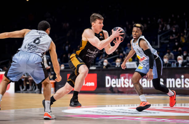 首发阵容 首发阵容