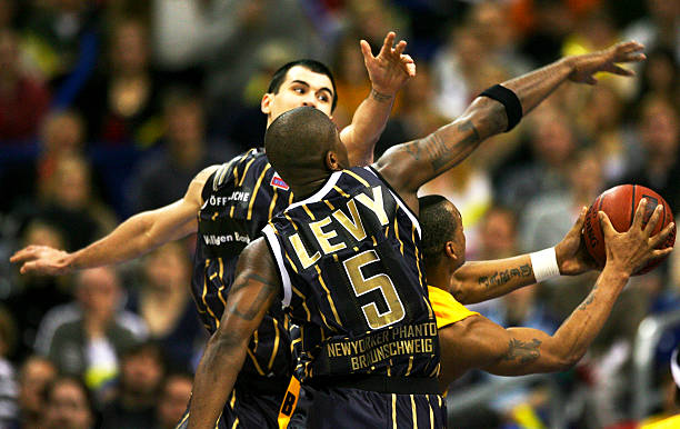 一位从事 一位从事